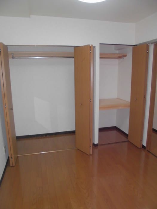 収納 シャルル壱番館