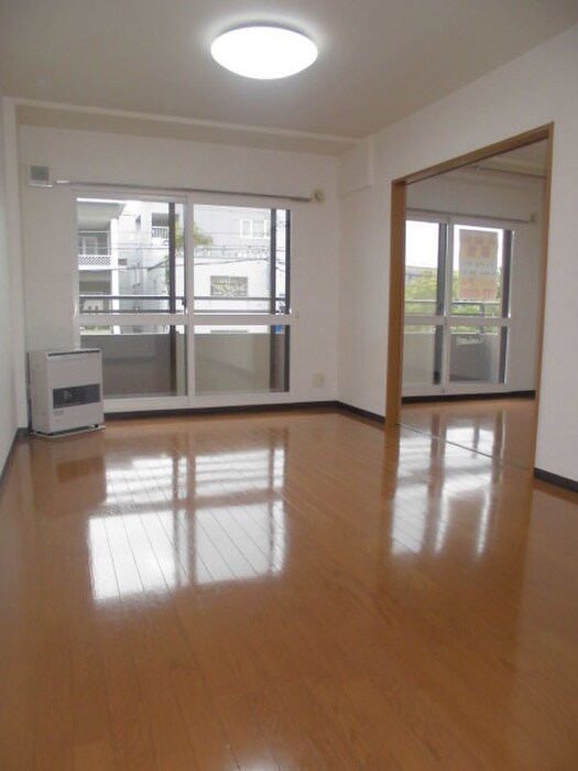 居室 シャルル壱番館