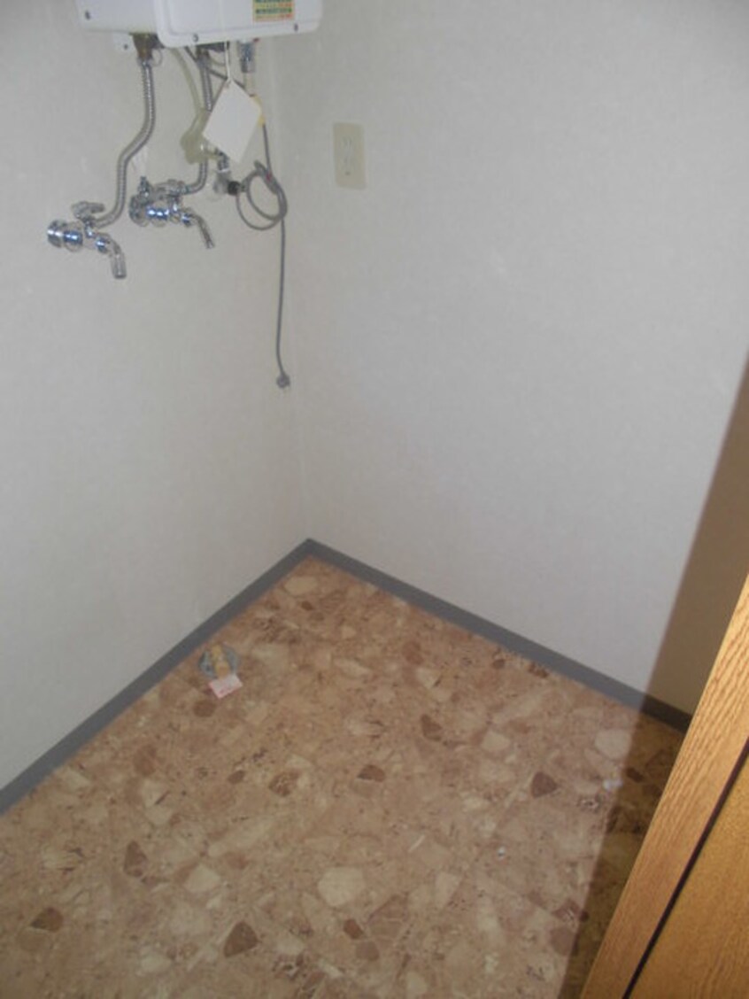 洗濯機置場 シャルル壱番館