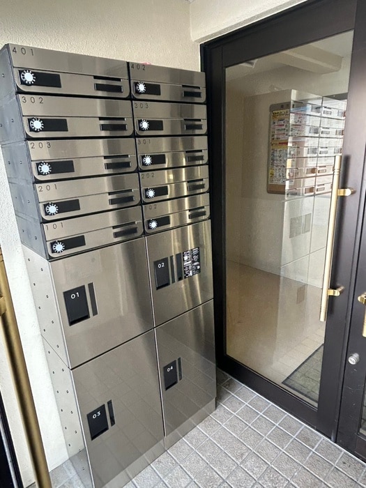 エントランス部分 プレシャスコ－ト２１