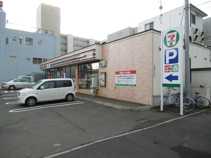 セブンイレブン北20条東店(コンビニ)まで400m プレシャスコ－ト２１