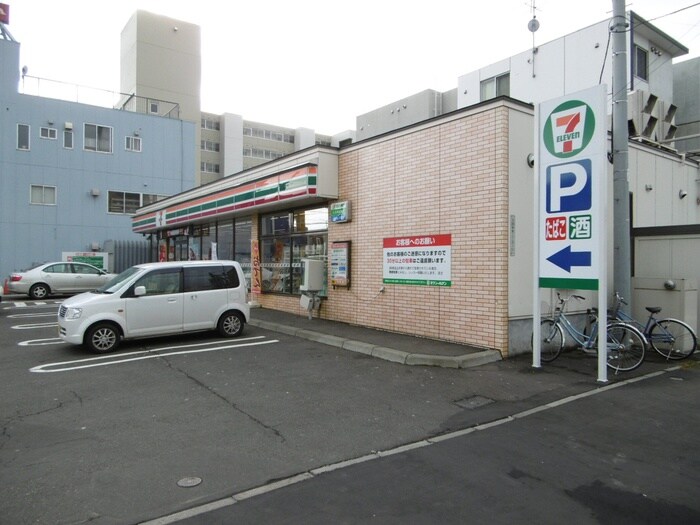 セブンイレブン北20条東店(コンビニ)まで400m プレシャスコ－ト２１