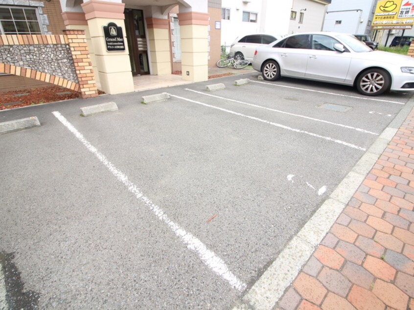 駐車場 グランメール月寒公園Ｂ