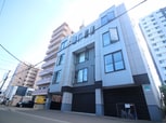 I.s　TSUKISAMU　CHUO-DORI