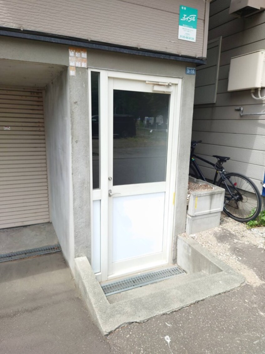 エントランス部分 ロイヤルロ－ド