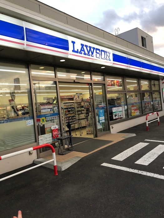ローソン(コンビニ)まで400m ロテュス
