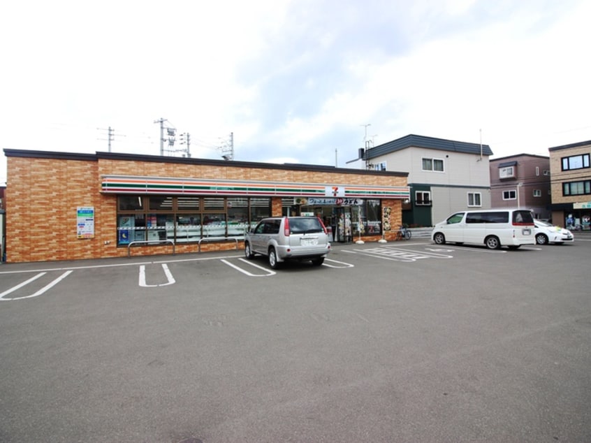 セブンイレブン(コンビニ)まで850m アークコート北大西Ⅲ
