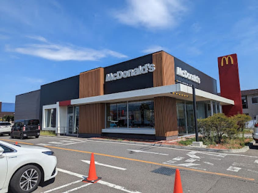 マクドナルド(ファストフード)まで850m ヴィラ新琴似