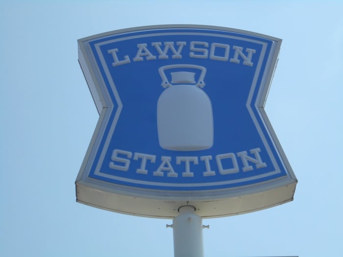 ローソン 札幌南１４条西店(コンビニ)まで49m ＥＳ７１１