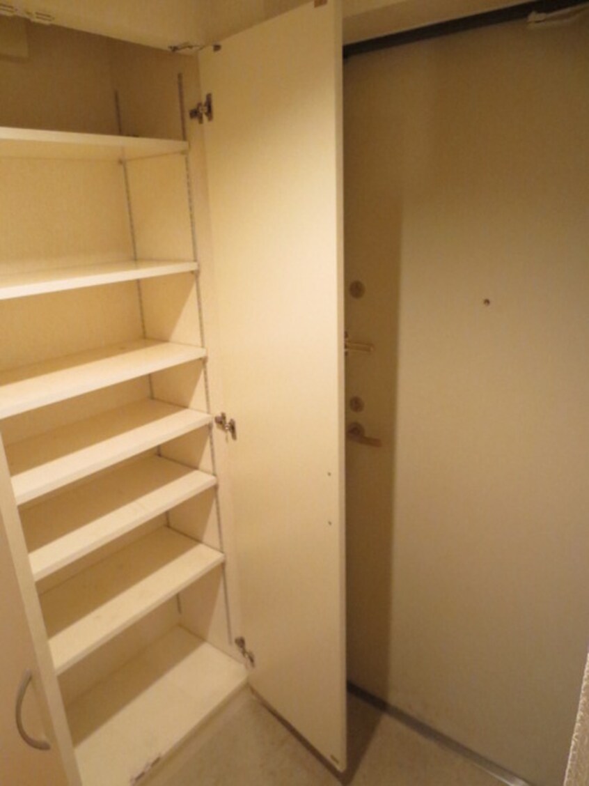 玄関 ヘルム２１