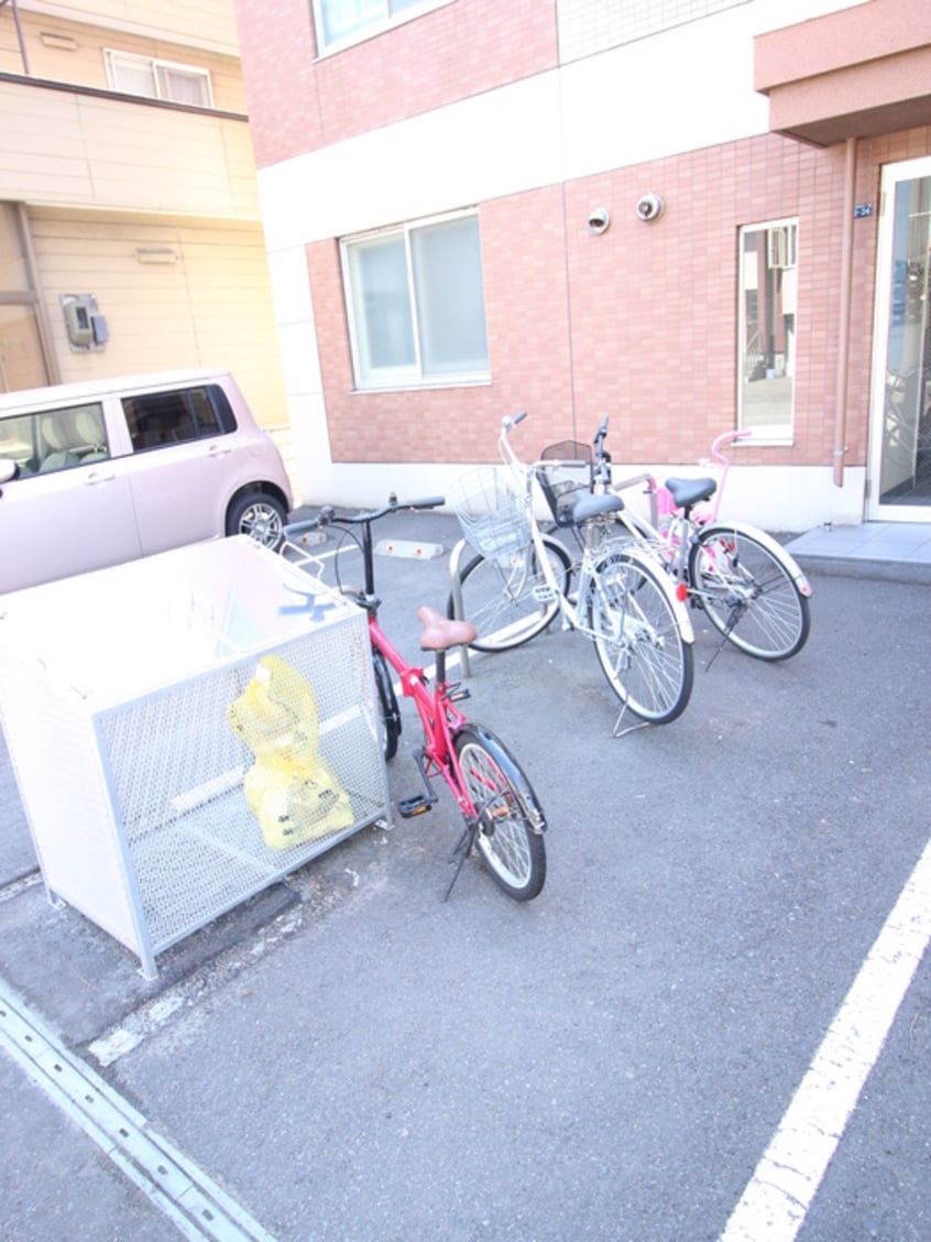 駐輪場 グランドフラワ－