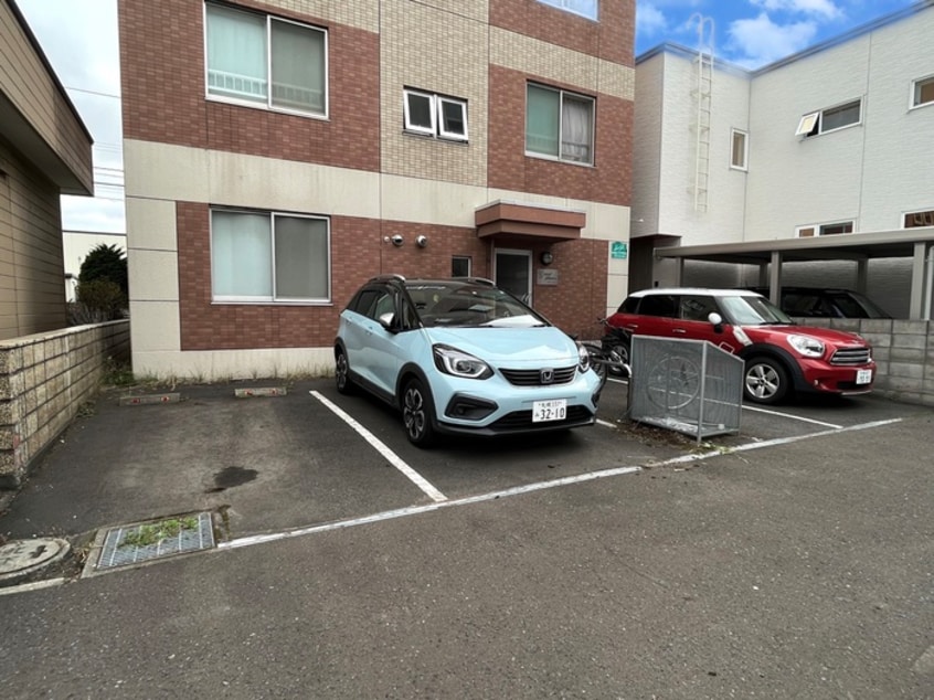 駐車場 グランドフラワ－