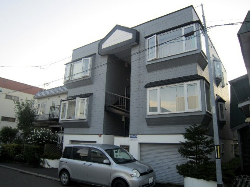 外観写真 ア－バンポエムノ－ス２８