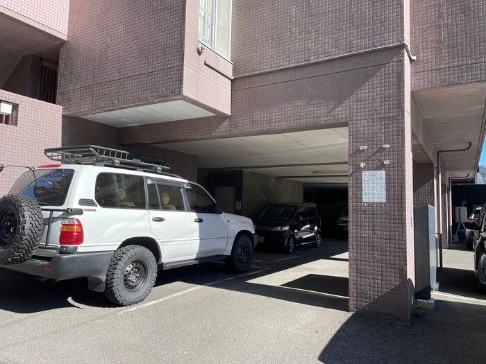 駐車場 カハラコート１ｓｔ
