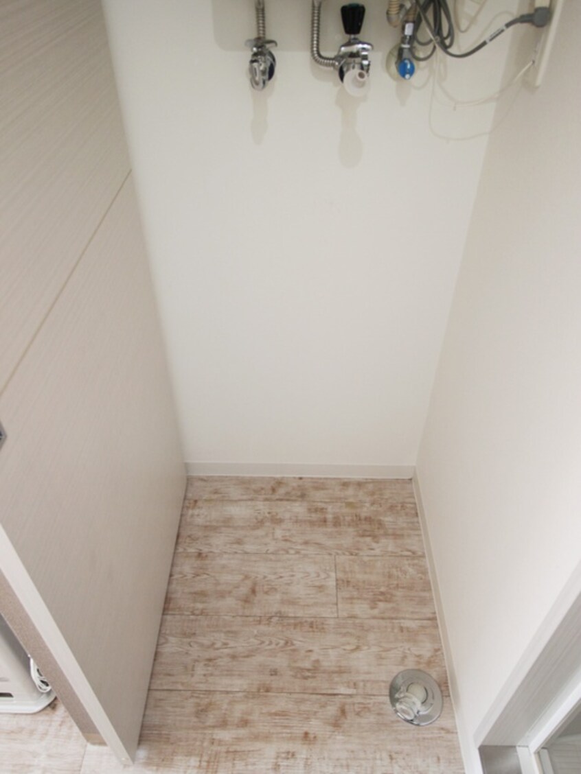 洗濯機置場 Ｇｒａｎｄ　Ｒａｖｉｎｅ　Ｎ27