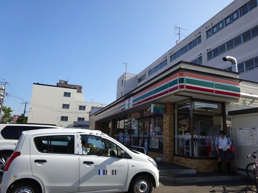 セブンイレブン北28条店(コンビニ)まで500m 林マンション