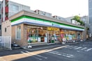 ファミリーマート 札幌平岸4条店(コンビニ)まで210m パラッツォ平岸
