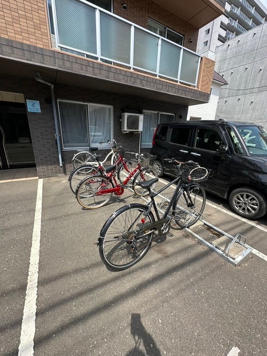 駐輪場 グランドヒルズ