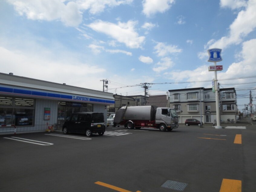 ローソン(コンビニ)まで200m コ－ポニュ－リバ－Ａ