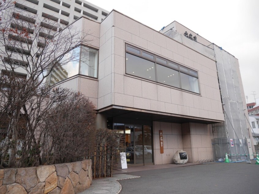 六花亭(その他飲食（ファミレスなど）)まで197m オール裏参道