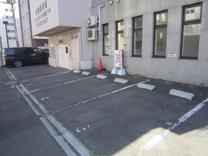 駐車場 ノ－ザンパレス７７