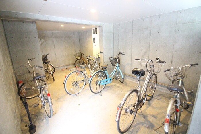 駐輪場 レストヒルズ南郷
