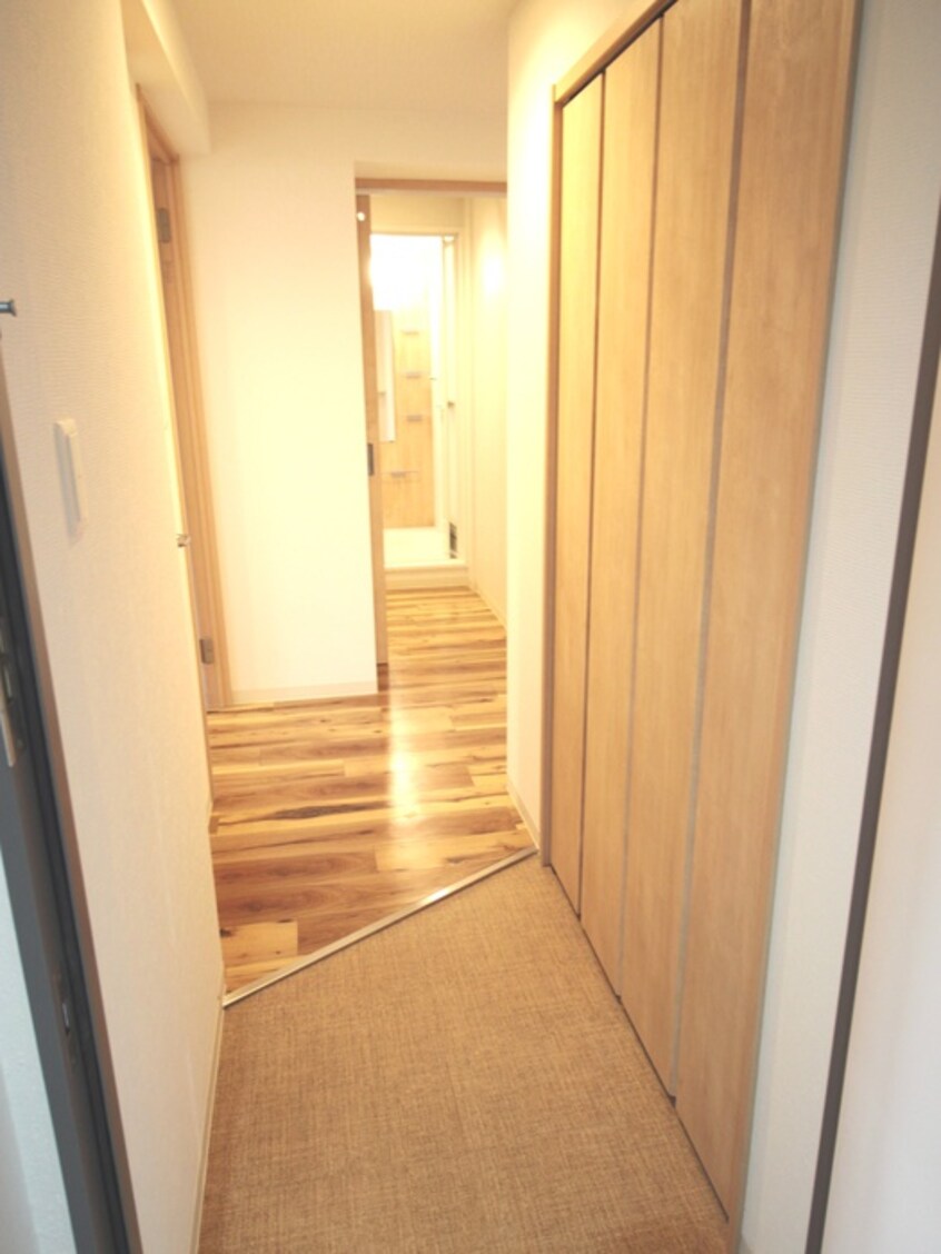 玄関 パルティーレN２１