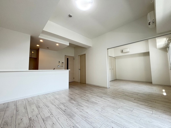 居室 MODENA近代美術館