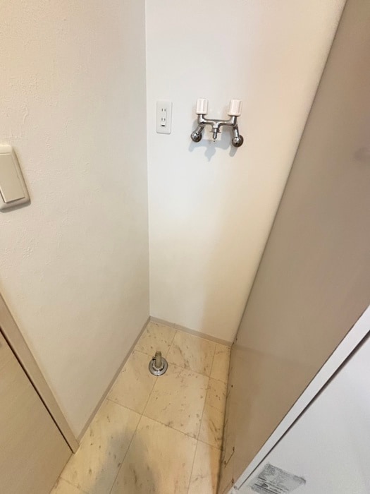 洗濯機置場 MODENA近代美術館