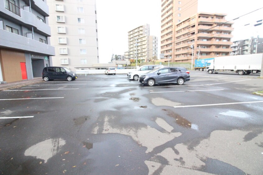 駐車場 関ハイツ１－１