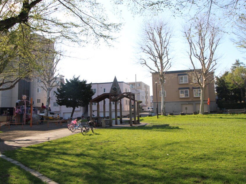 公園(公園)まで124m アルパインロ－ズⅡ