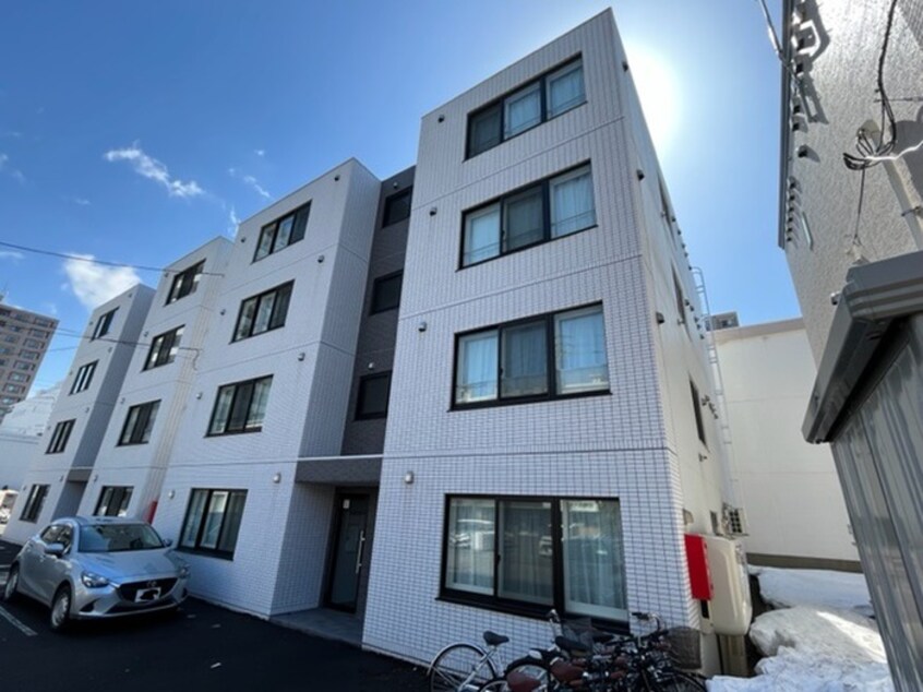 外観写真 リバ－サウス平岸