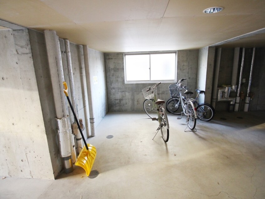 駐輪場 ヴィバーチェ麻生
