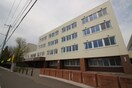 北郷小学校(小学校)まで1100m ロジェ北郷Ｂ