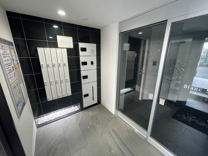 エントランス部分 ブランシャール宮の森