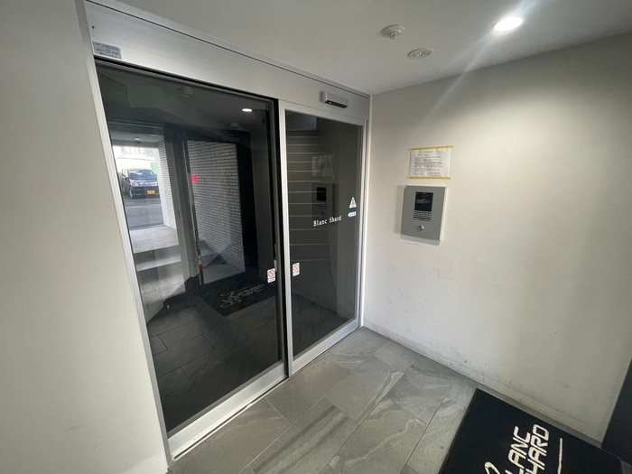 エントランス部分 ブランシャール宮の森