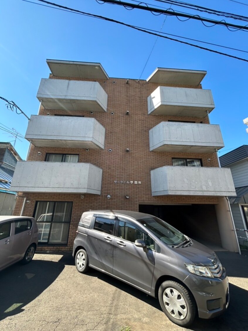 駐車場 サ－クヒル学園前