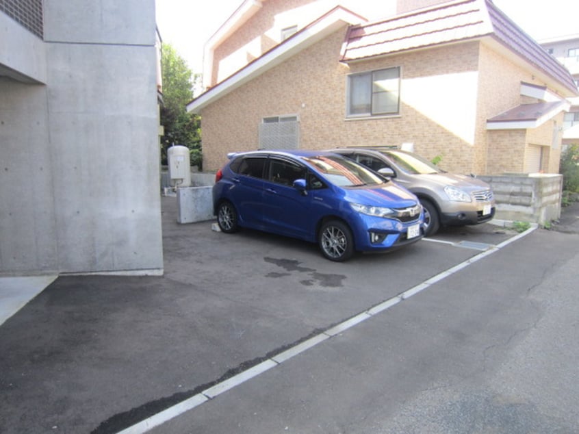 駐車場 グラン・ピュア