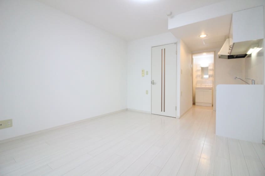 居室 フリ－ダムコ－ト栄通１６