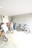 駐輪場 フリ－ダムコ－ト栄通１６