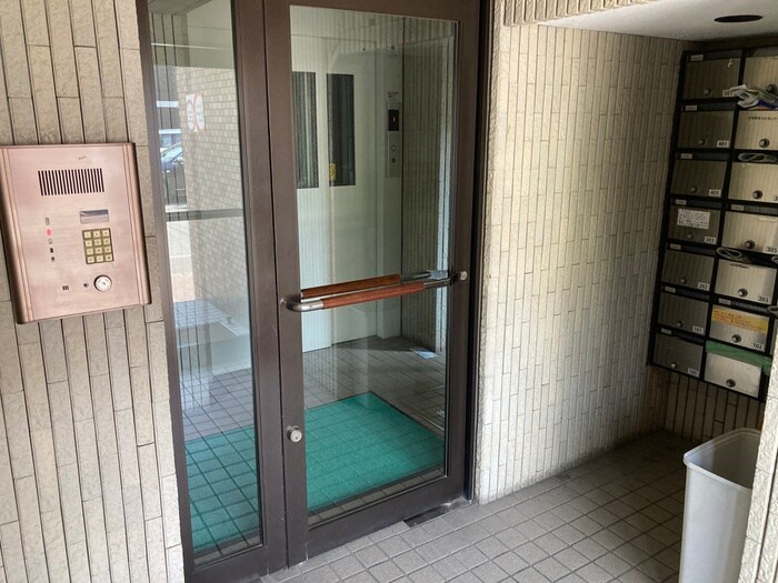 エントランス部分 パレノ－ル山鼻南１８条