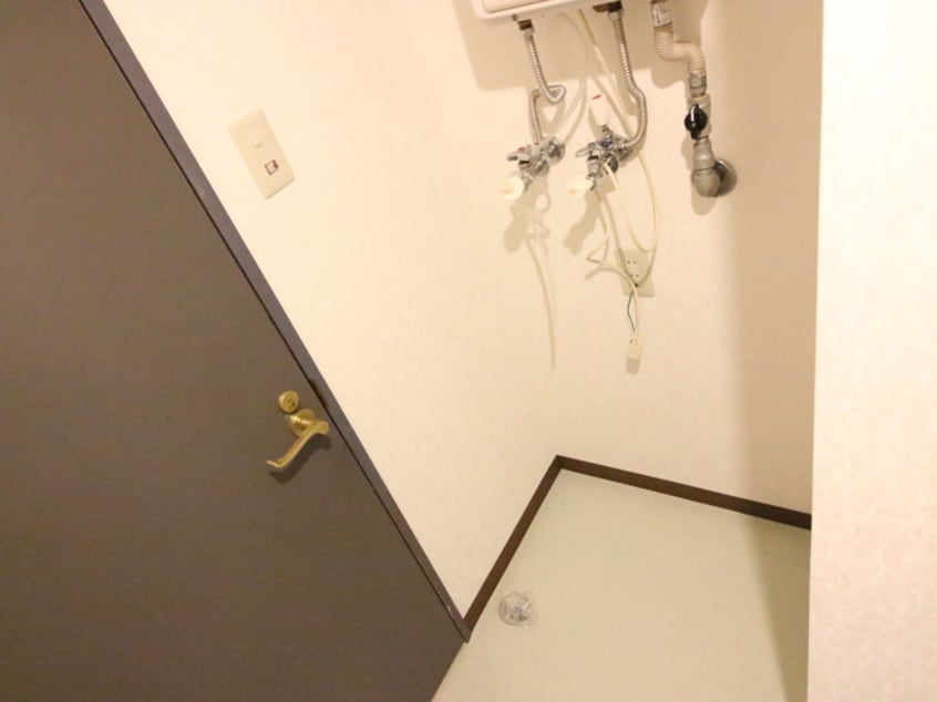 洗濯機置場 タク・ニヴァス