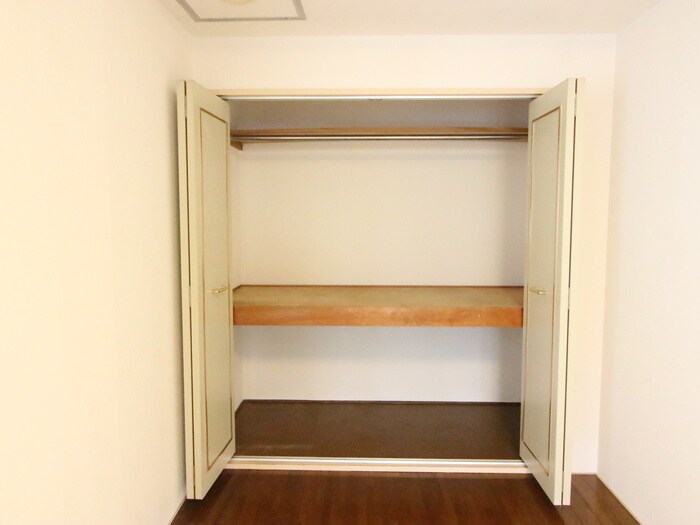 収納 タク・ニヴァス