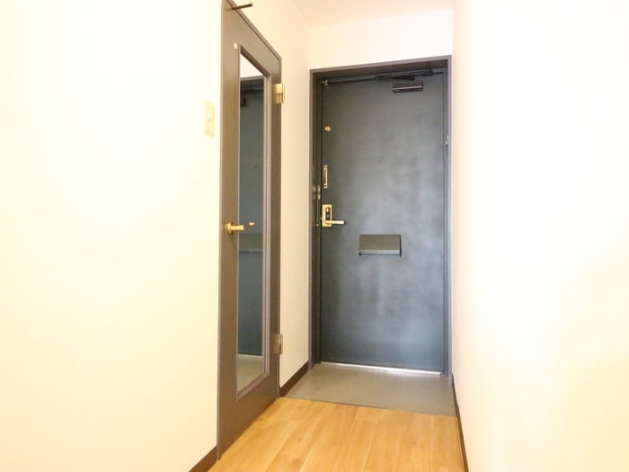 玄関 タク・ニヴァス