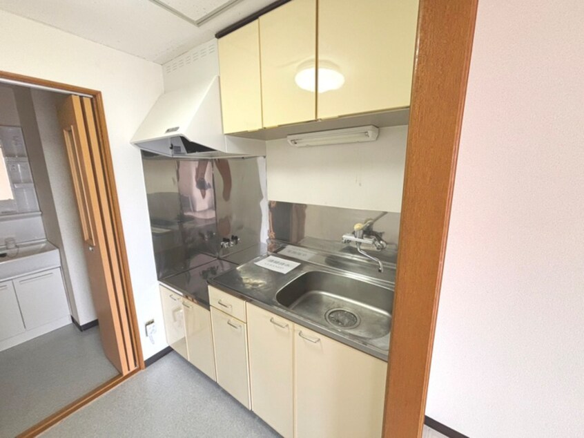 キッチン ｱ-ｽ南郷２１