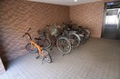 駐輪場 クレアーレ