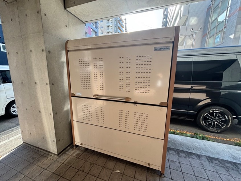 建物設備 アヴェニュ近美前