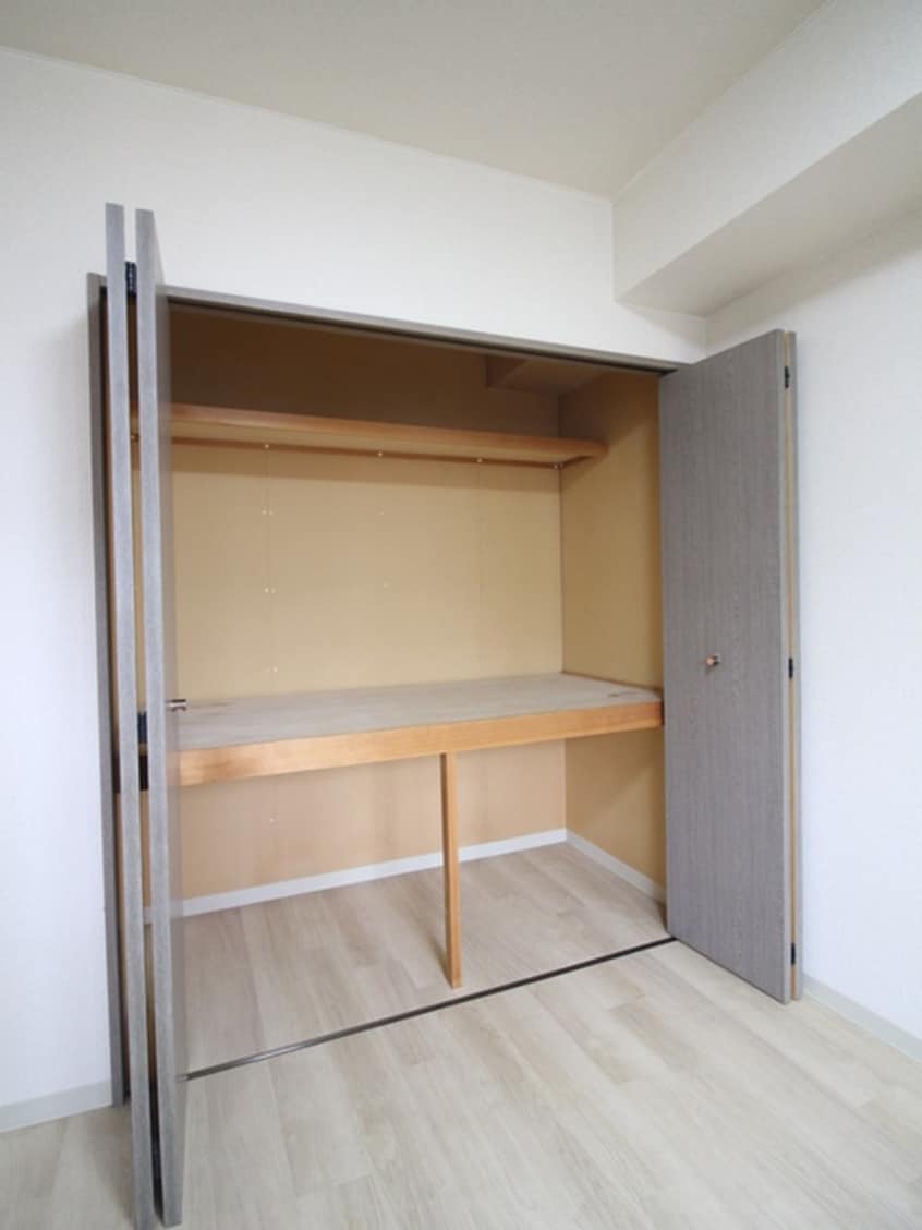 収納 セントポーリアクレア