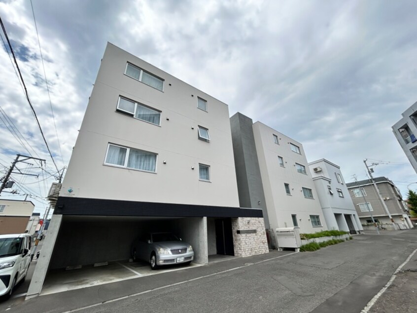 外観写真 Ｅｌｍ　Ｇａｒｄｅｎ　Ⅰ