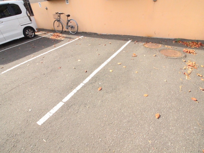 駐車場 セトル西岡